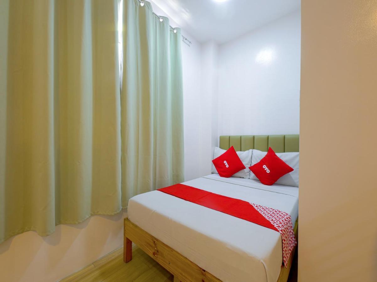 Oyo 783 Freemont Place Paranaque City Exteriér fotografie