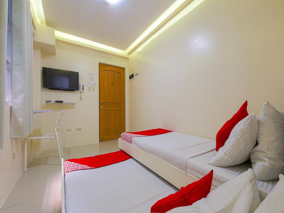 Oyo 783 Freemont Place Paranaque City Exteriér fotografie