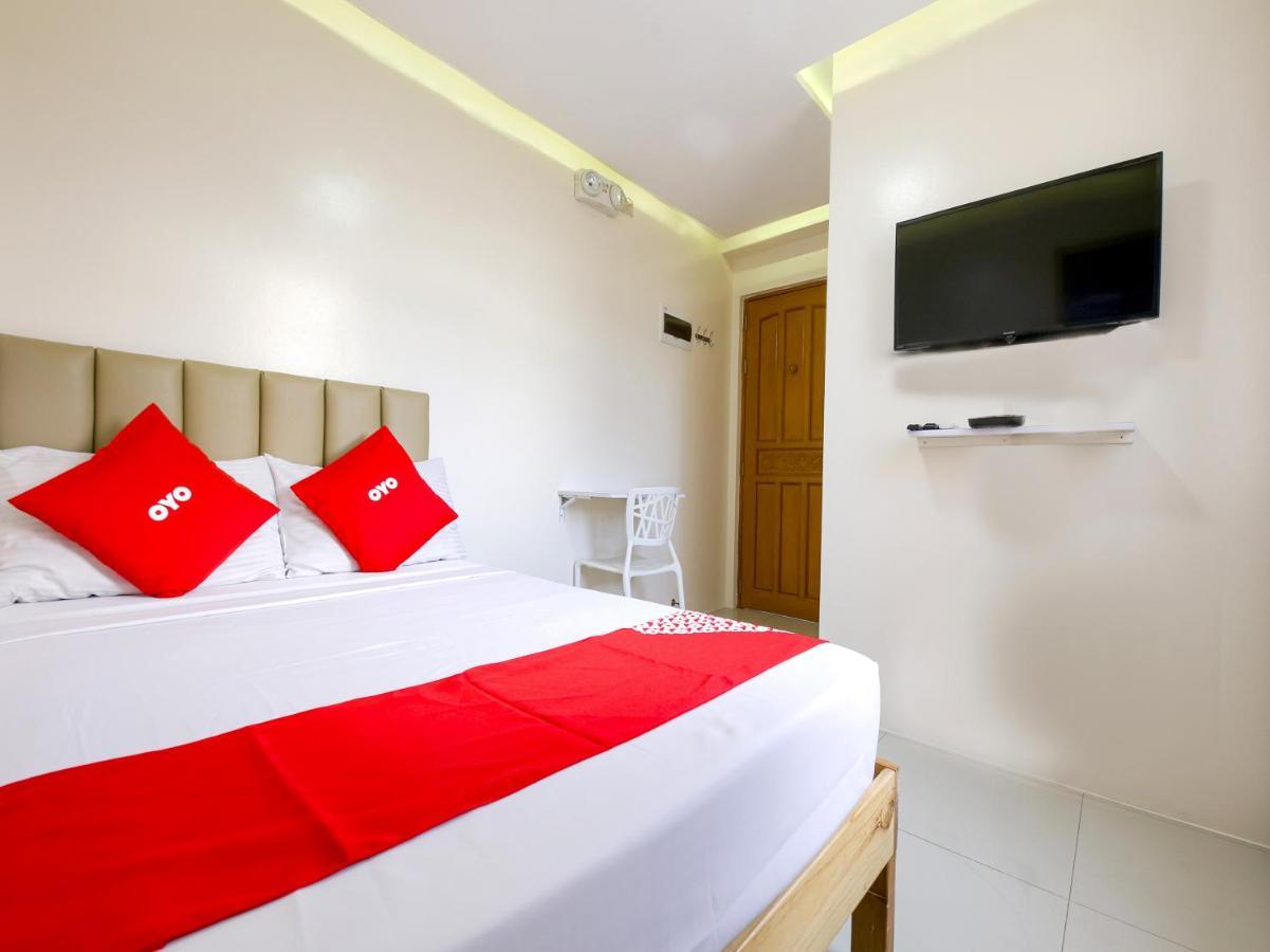 Oyo 783 Freemont Place Paranaque City Exteriér fotografie