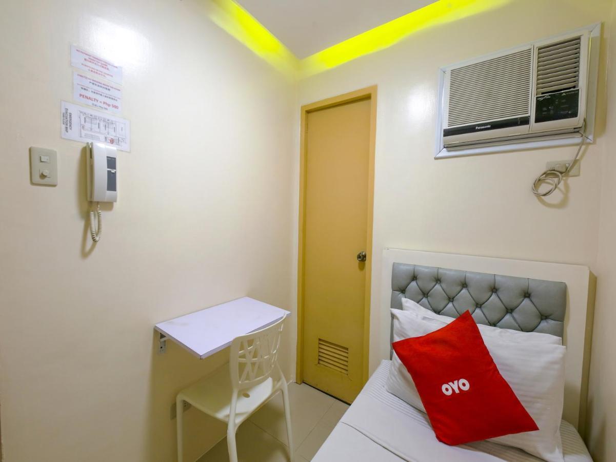 Oyo 783 Freemont Place Paranaque City Exteriér fotografie