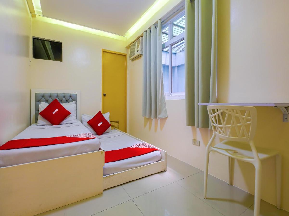 Oyo 783 Freemont Place Paranaque City Exteriér fotografie